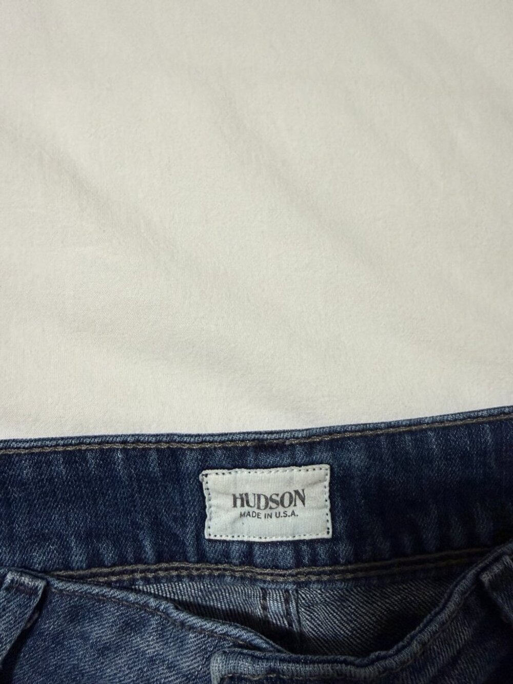 Hudson Croxley Mid-Rise Denim Shorts Cosmopolitan Size 28 - Picture 9 of 11